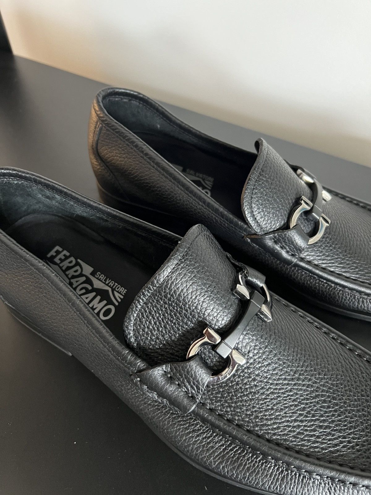 Salvatore Ferragamo Salvatore Ferragamo Black Leather Logo Buckle Loafer Size US 9 / EU 42 - 3 Thumbnail