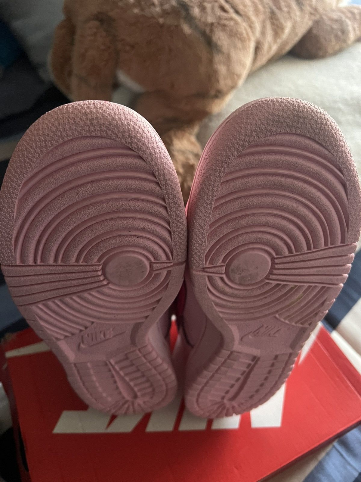 Nike Nike Dunk Low Triple Pink GS 6.5Y (8W) DH9765-600 Size US 6.5 / IT 36.5 - 7 Thumbnail