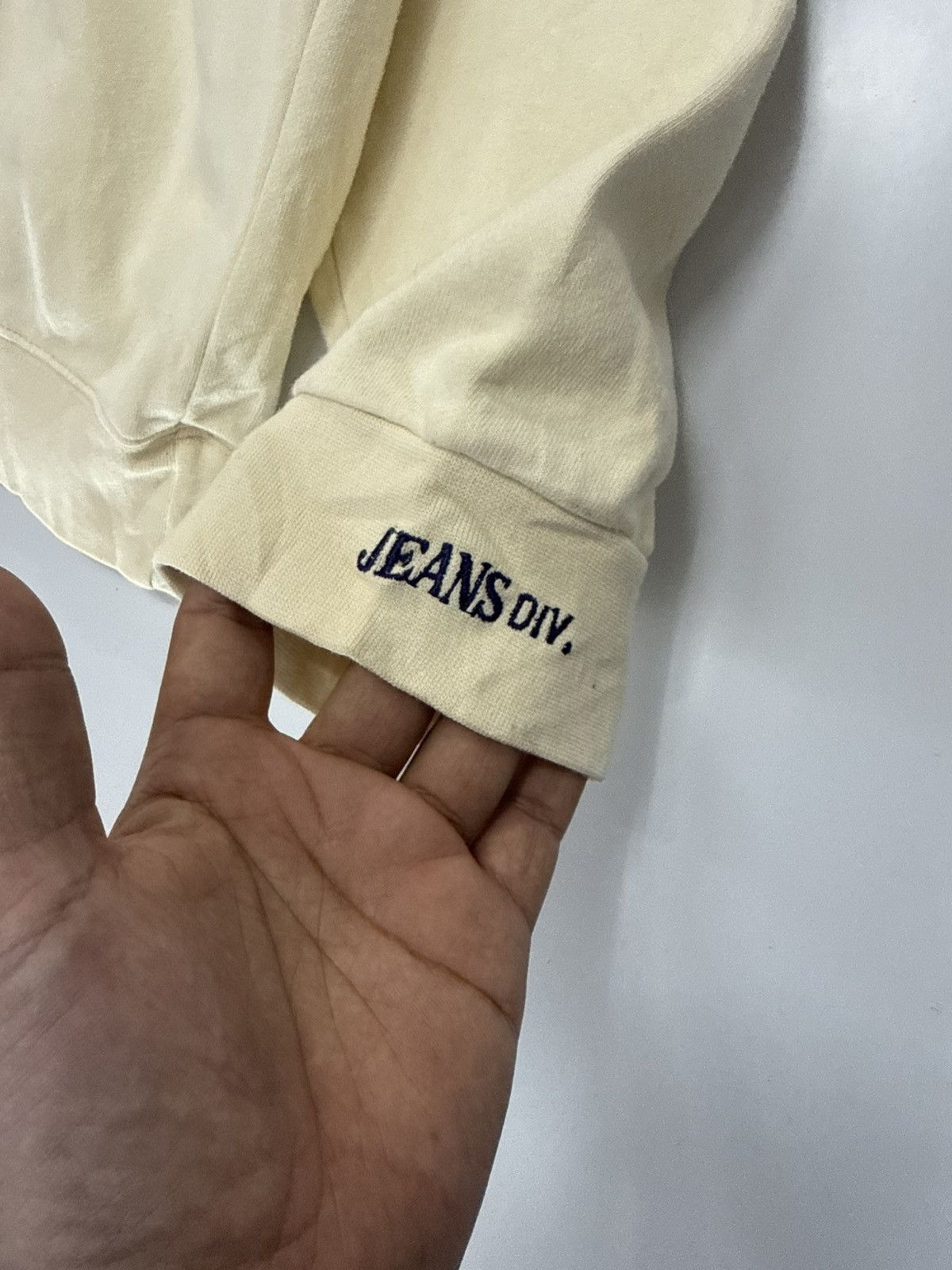 DKNY 🔥 Y2K DKNY Jeans Sweatshirt Crewneck Distressed Light Yellow Size US L / EU 52-54 / 3 - 6 Thumbnail