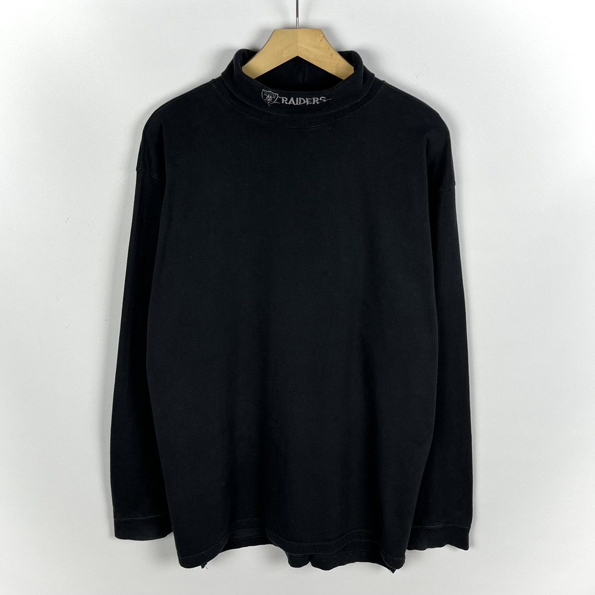 NFL Vintage NFL Las Vegas Raiders turtleneck longsleeve 90’s Size US L / EU 52-54 / 3 - 1 Thumbnail