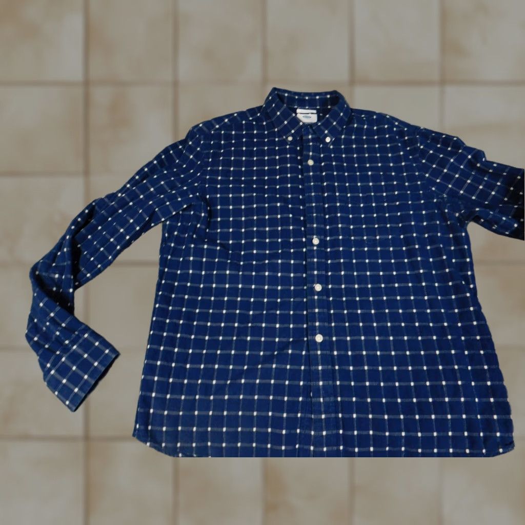 Old Navy Old Navy Mens Shirt Long Sleeve Plaid Button-Down Slim Fit Blue Large Regular Collared Button-Up Pockets Size US L / EU 52-54 / 3 - 1 Thumbnail