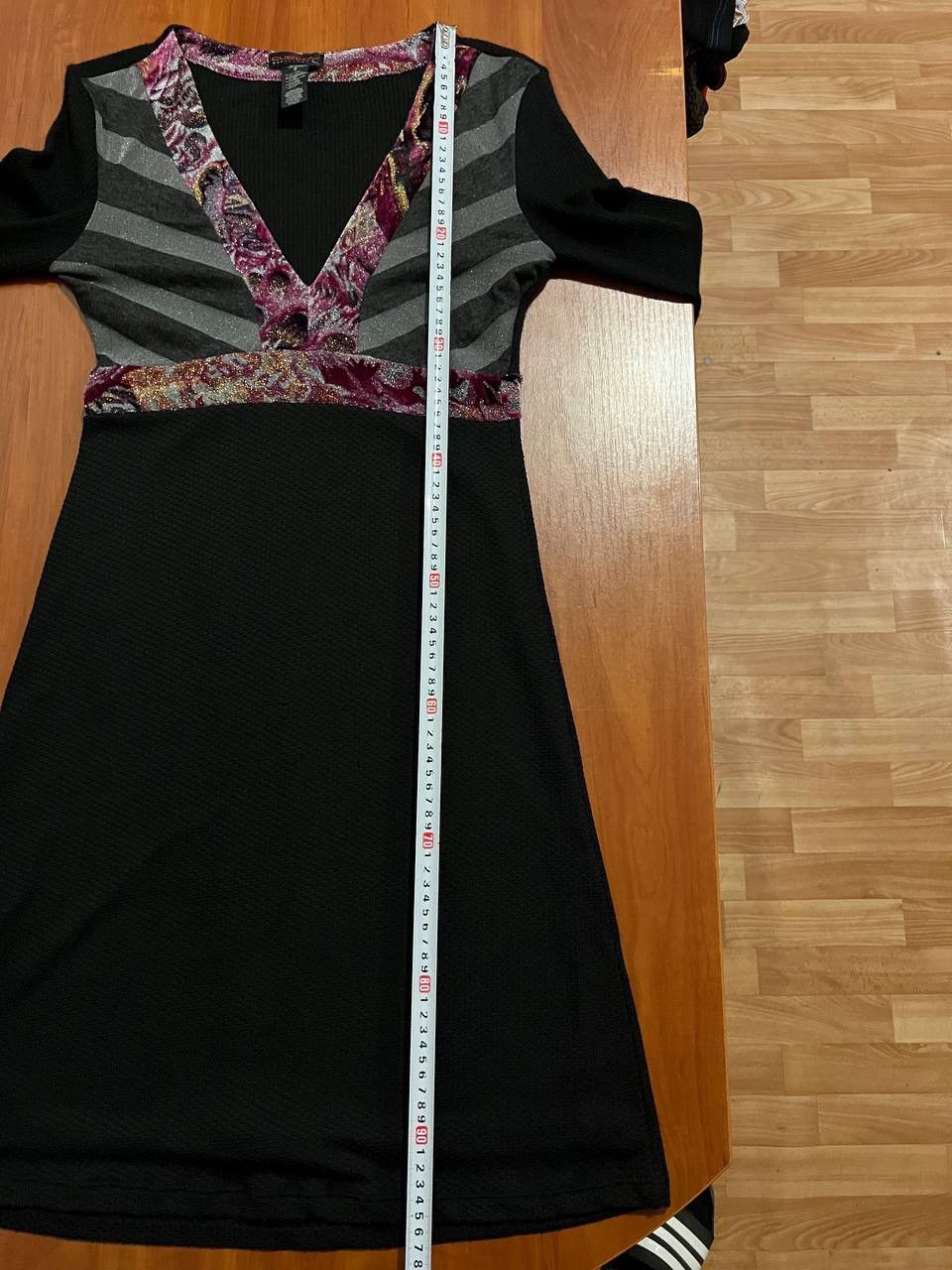 Custo Barcelona CUSTO BARCELONA DESIGNER PRINT ELEMENTS V NECK DRESS SIZE 3 Size S / US 4 / IT 40 - 15 Thumbnail