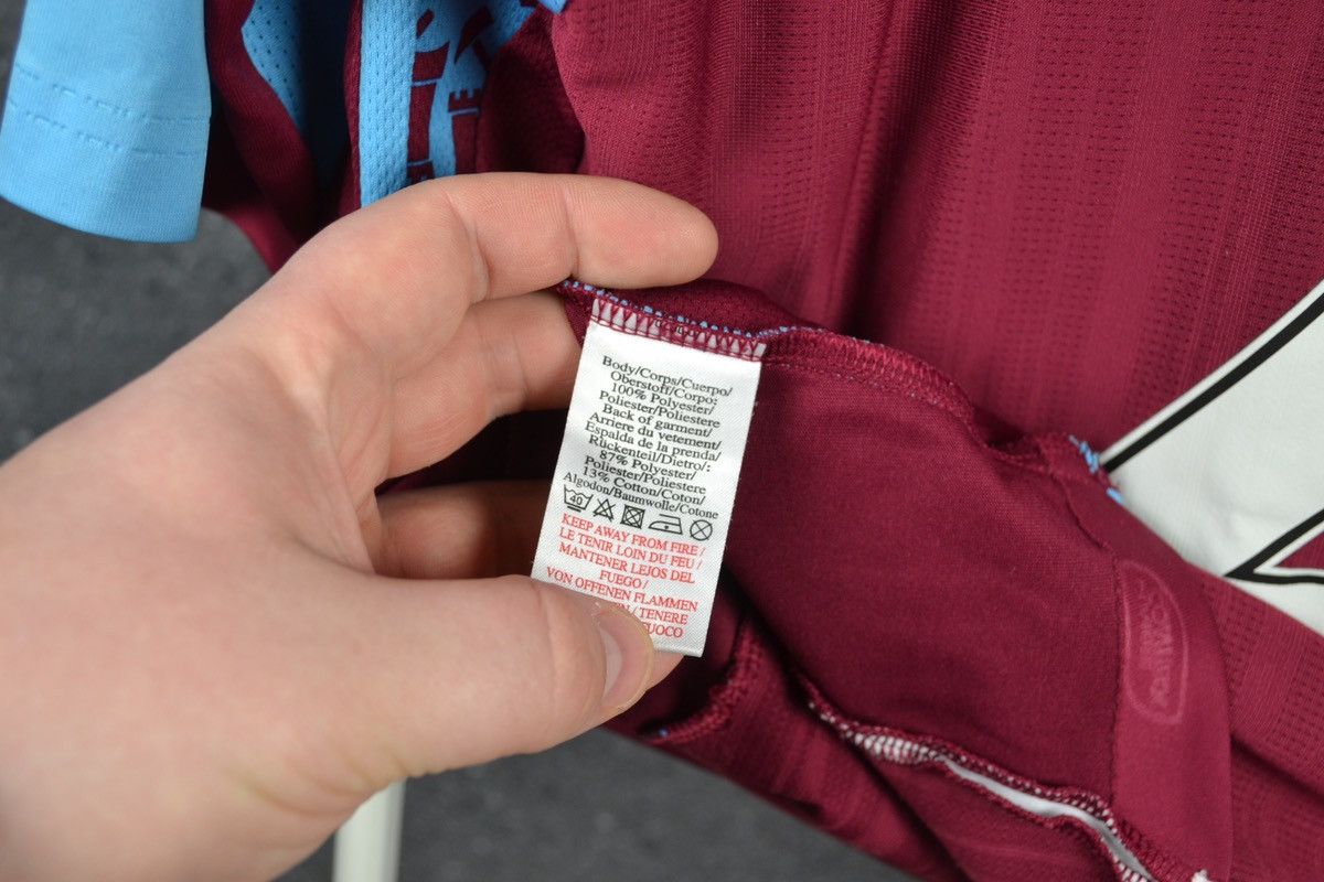 Umbro × Vintage West Ham United Home Football Shirt Umbro Soccer ZAMORA #25 Size US L / EU 52-54 / 3 - 14 Thumbnail