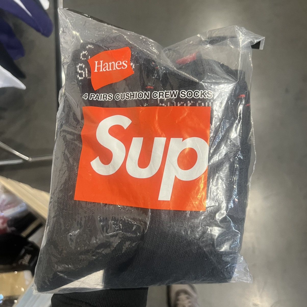 Hanes × Supreme Supreme x Hanes Crew Socks Black 4 Pack Size ONE SIZE - 3 Thumbnail
