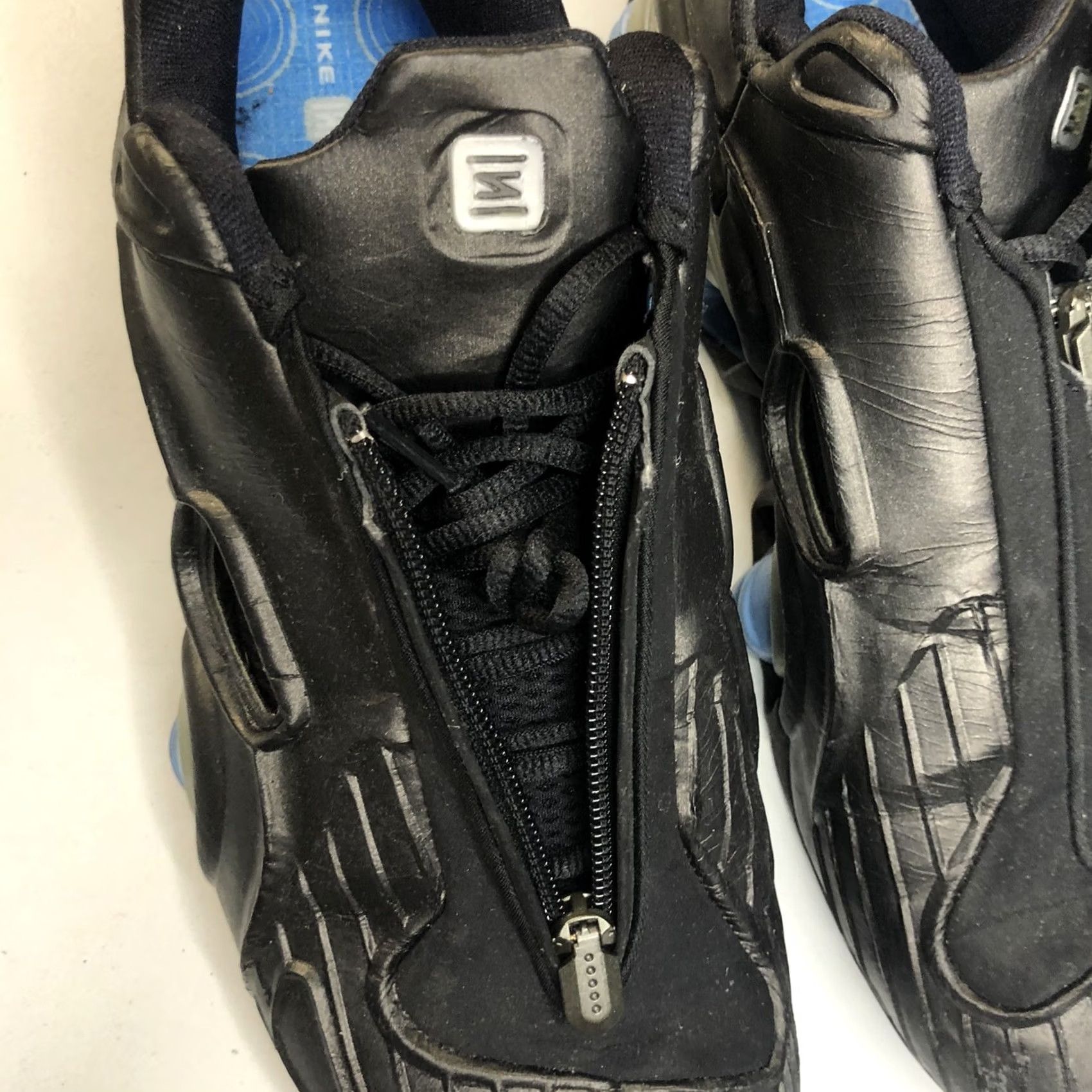 Nike VINTAGE Nike Shox XT Zipper Sneakers Men 13 Black Silver 2001 173327 041 Size US 13 / EU 46 - 4 Thumbnail