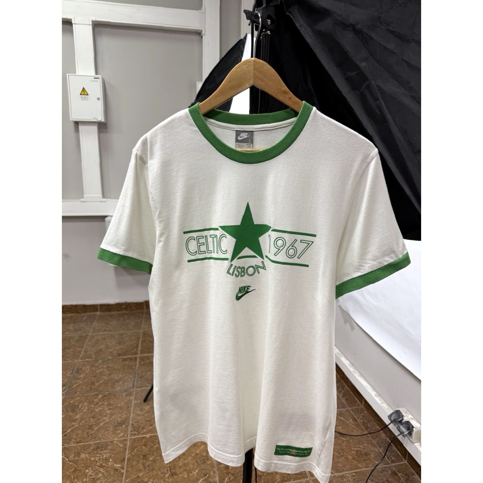 Nike VINTAGE Nike T-Shirt Celtic 1967 Lisbon Rare Retro White L Mens Size US L / EU 52-54 / 3 - 2 Thumbnail