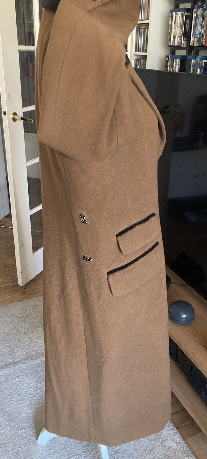 Nina Ricci Vintage Nina Ricci wool and cashmere coat with velvet trims Size M / US 6-8 / IT 42-44 - 4 Thumbnail