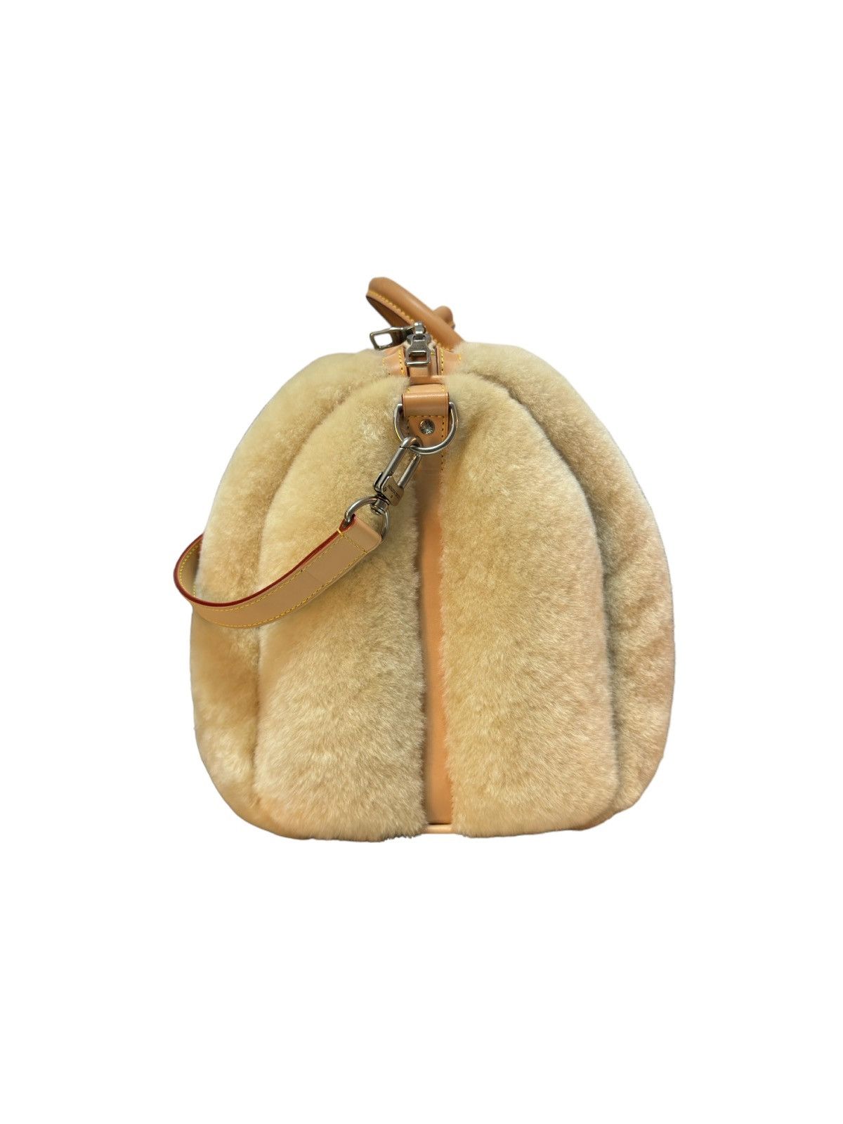 Louis Vuitton Louis Vuitton Mink Keepall Bandoulière 50 (Shearling) Duffle Size ONE SIZE - 8 Thumbnail
