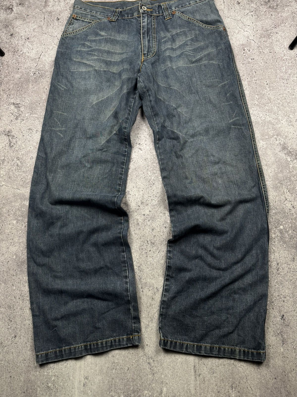 Japanese Brand Vintage Flared Jeans Baggy Wide Japanese Y2K Avant Garde Size US 34 / EU 50 - 2 Thumbnail