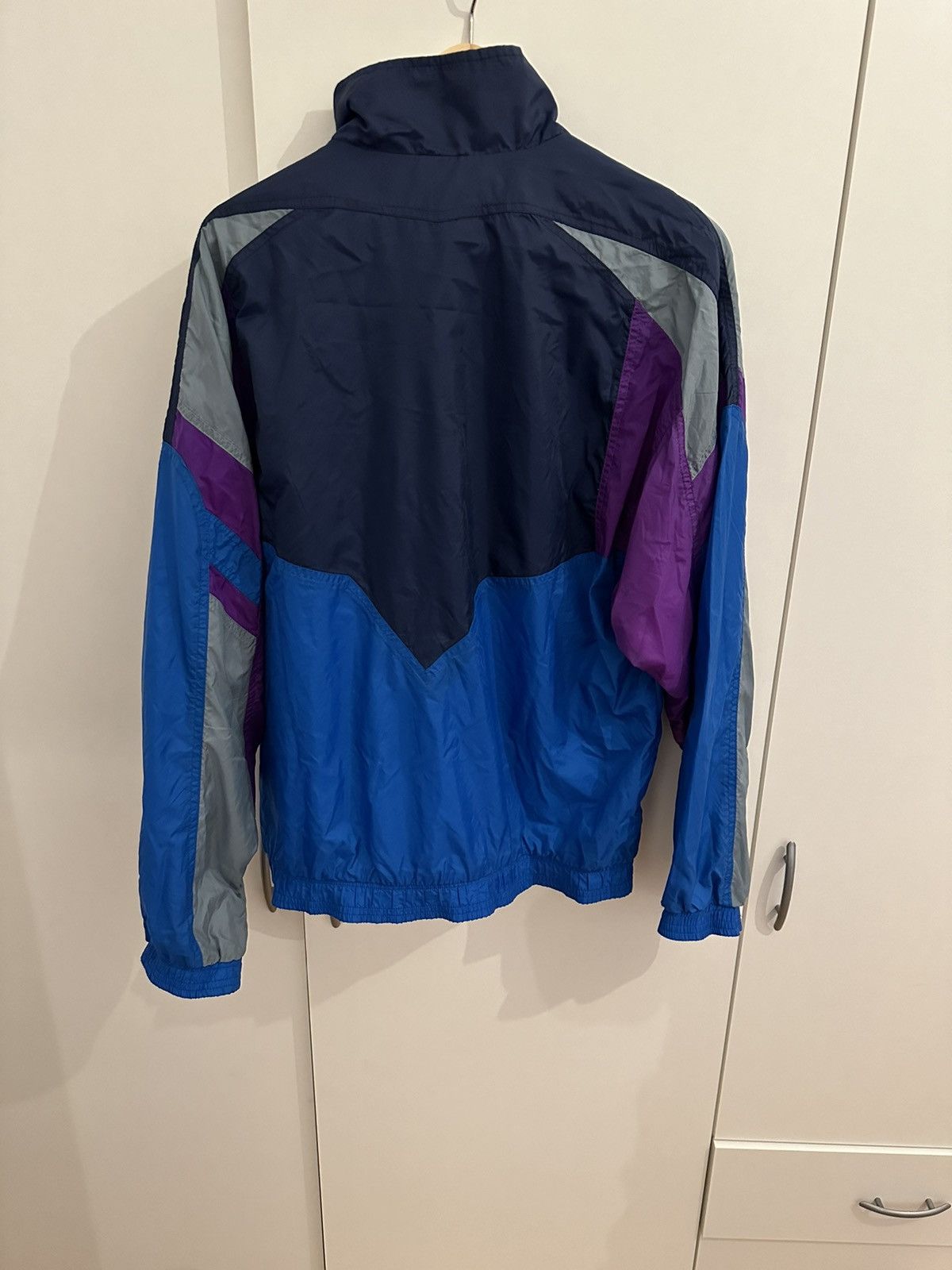 Nike Nike Jacket Windbreaker Size M Vintage Jacke Retro Size US M / EU 48-50 / 2 - 11 Thumbnail