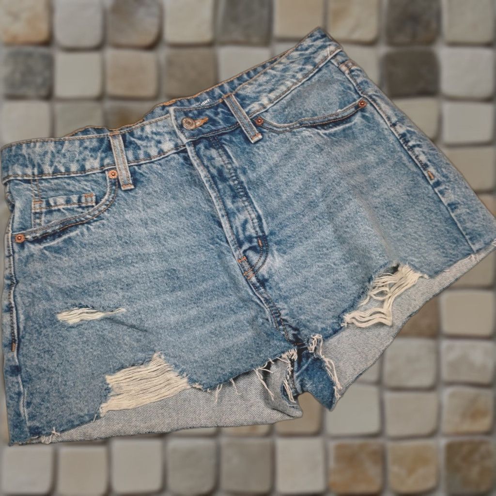 Old Navy VINTAGE Old Navy Jean Shorts Women 10 Distressed Cut-Off Light Wash Denim Blue Size 32" / US 10 / IT 46 - 1 Thumbnail