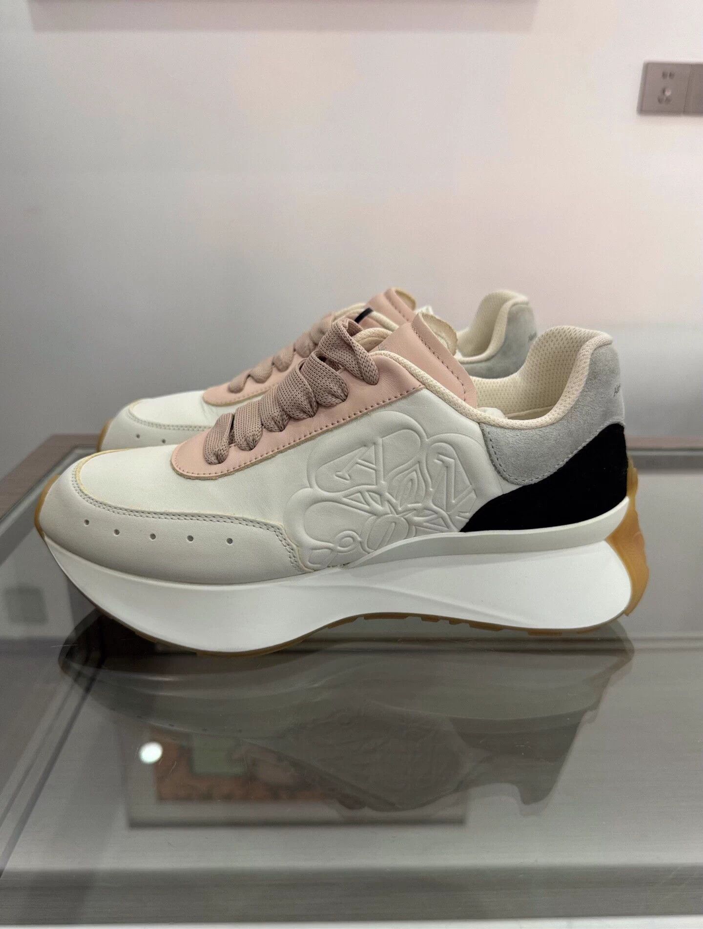 Alexander McQueen McQueen Sprint Runner White EU37 Floral Relief Logo Size US 6 / IT 36 - 3 Thumbnail