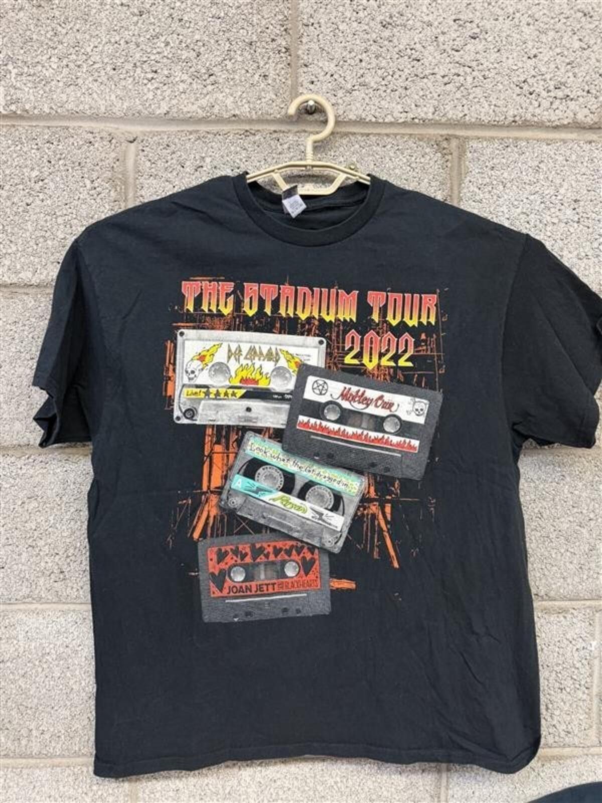 Other 2022 Tour XL Motley Crue Def Leppard Poison Joan Jett Size US XL / EU 56 / 4 - 1 Thumbnail