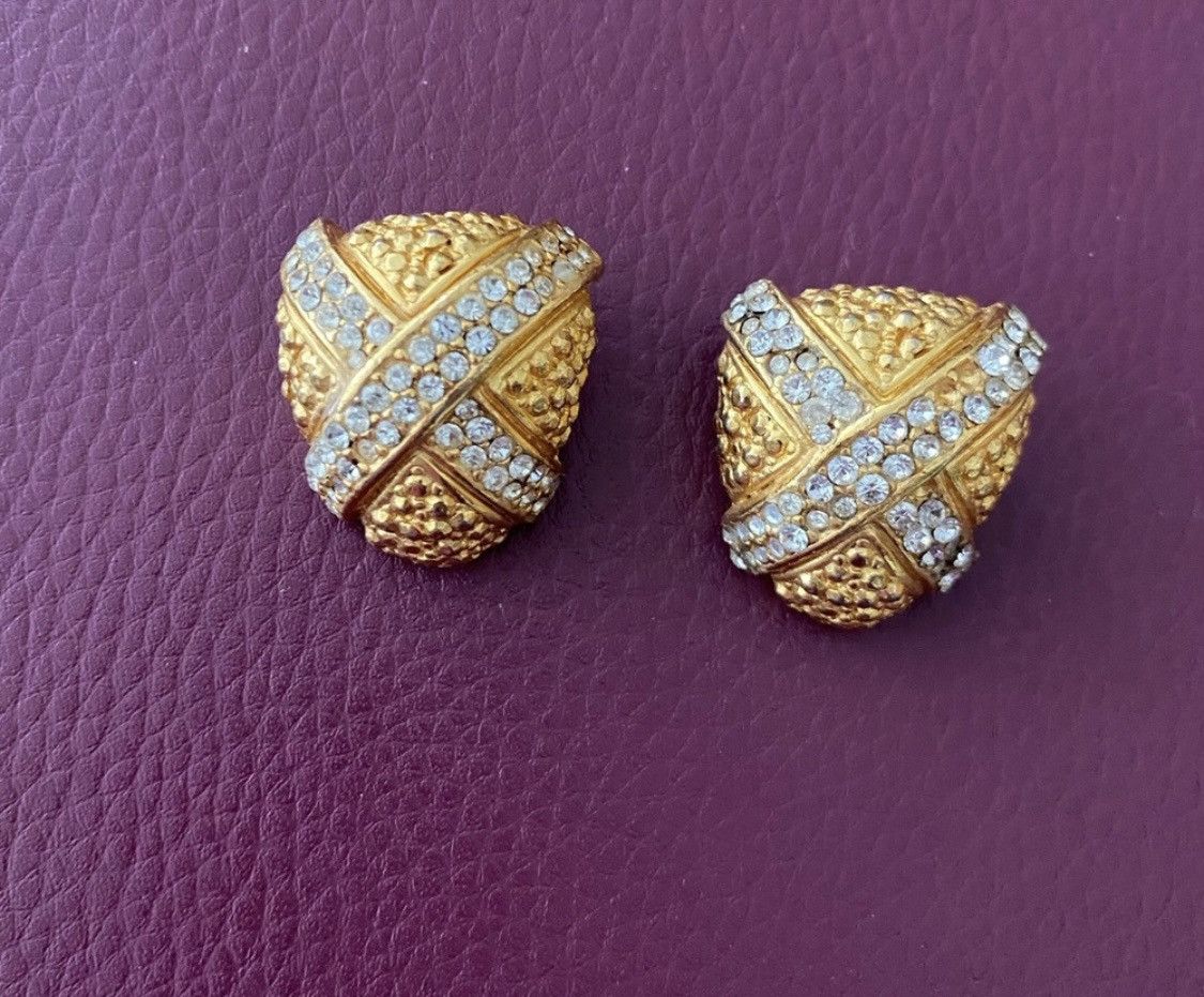 Other RARE VINTAGE CHUNKY GOLD PAVE CLIP ON DIAMOND EARRINGS Size ONE SIZE - 9 Thumbnail