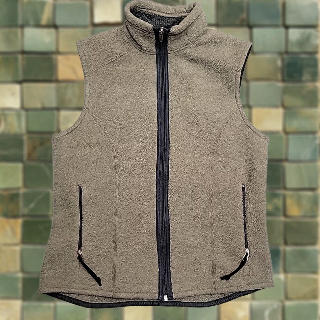 Patagonia VTG Patagonia Synchilla Vest Womens S Green Full Zip Fleece Gorp Made in USA Vest Womens S Green Full Zip Fleece Gorp USA Size S / US 4 / IT 40 - 1 Thumbnail