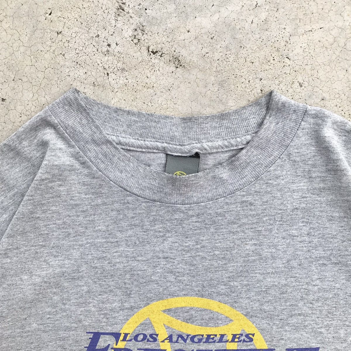 Freshjive × Stussy × Vintage 2000's Freshjive Los Angeles Ripoff Lakers NBA T-Shirt Size US M / EU 48-50 / 2 - 9 Thumbnail