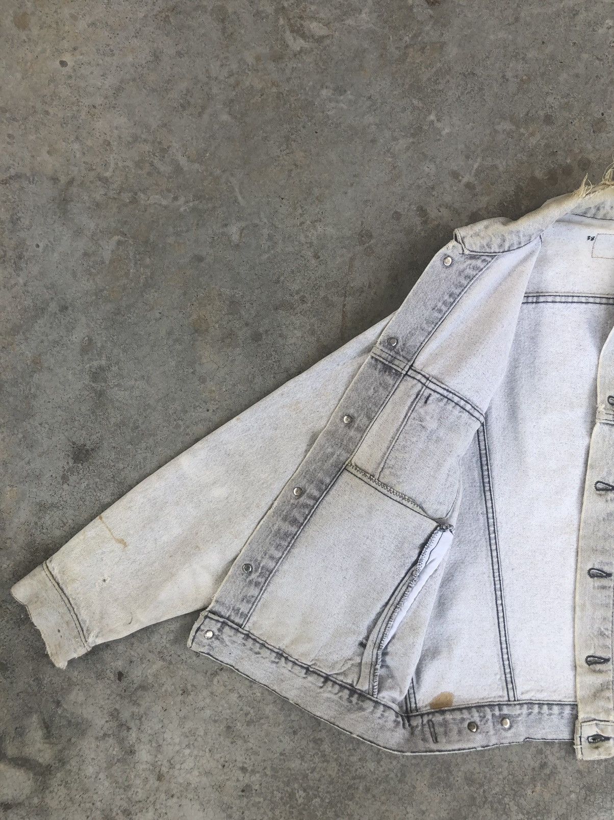 Levi's Vintage 80’s Levis Denim Jacket Distressed Size US L / EU 52-54 / 3 - 17 Thumbnail
