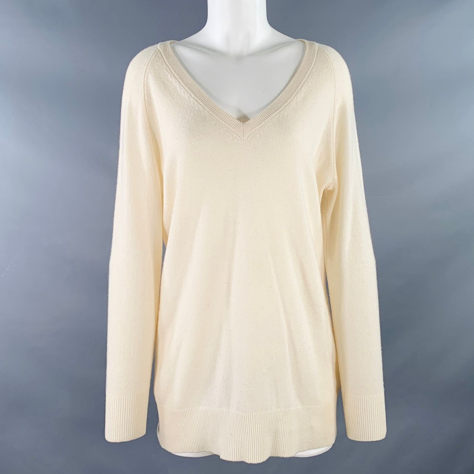 Equipment EQUIPMENT S Cream Cashmere Knit Oversized V-Neck Pullover Size S / US 4 / IT 40 - 1 Thumbnail