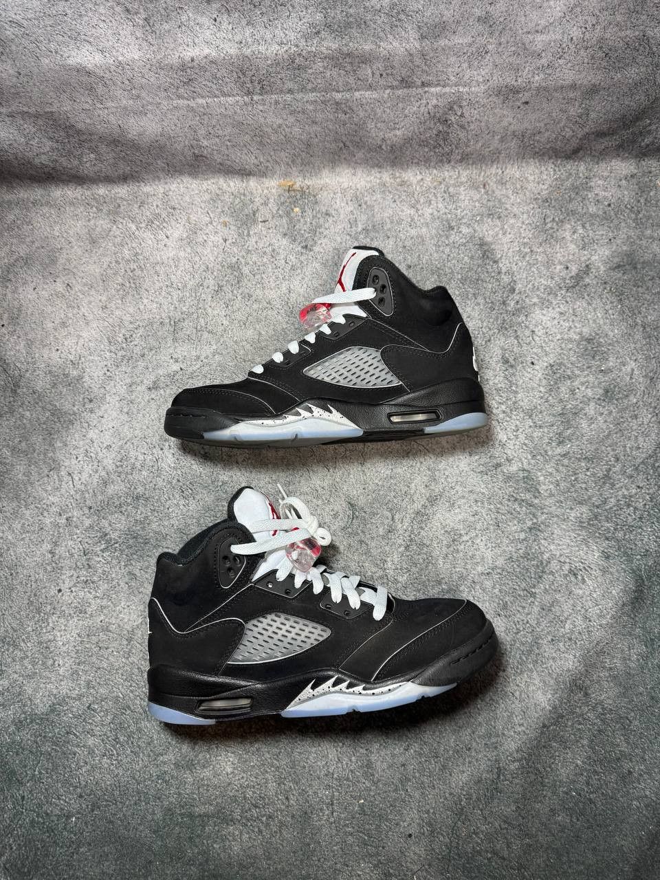 Jordan Brand Size 4.5Y | Jordan 5 Metallic With Box | Pre-Owned Size US 5 / EU 37 - 7 Thumbnail