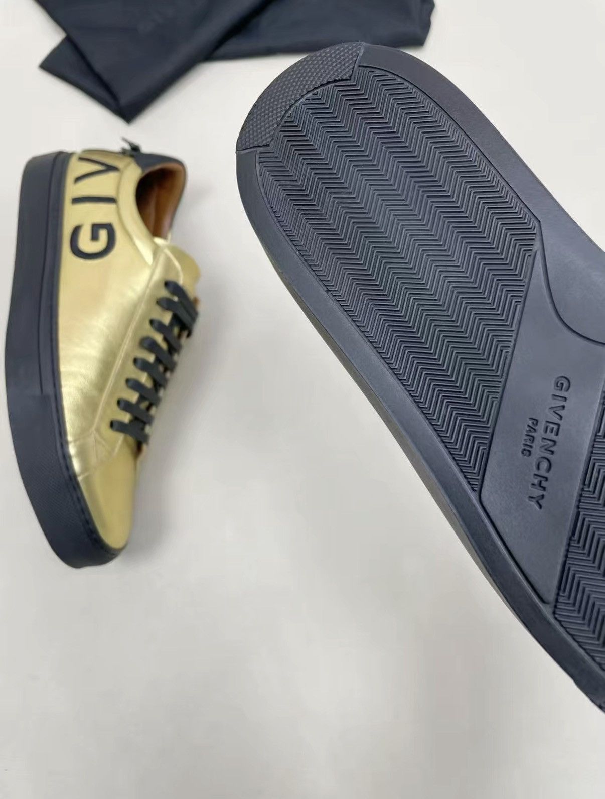 Givenchy Givenchy Embroidered Casual Shoes J30 Size US 7 / EU 40 - 7 Thumbnail