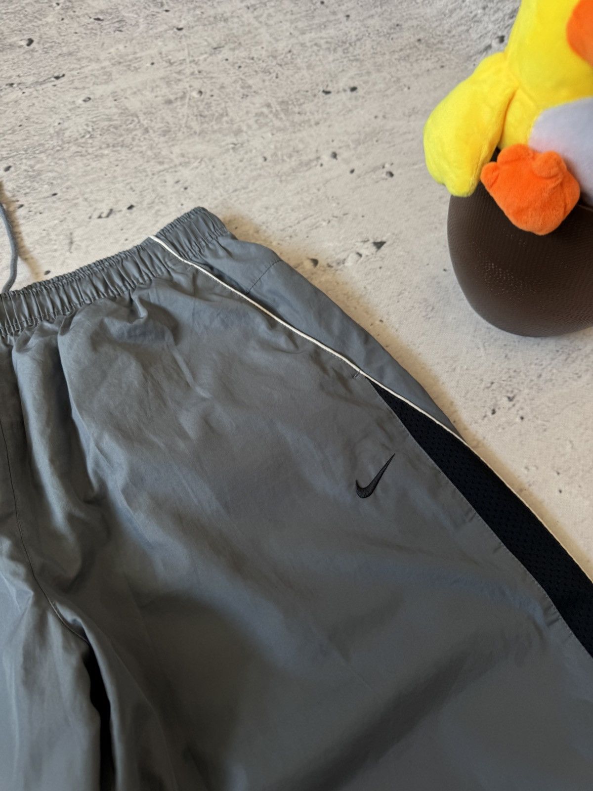 Nike × Vintage NIKE NYLON VINTAGE Y2K OVERSIZE BAGGY FIT PANTS SWEATPANTS Size US 34 / EU 50 - 6 Thumbnail