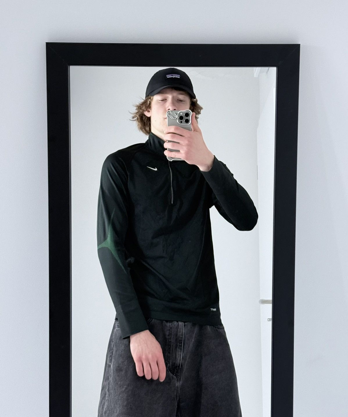 Nike Vintage Nike y2k streetwear turtleneck avantgarde sweater Size US L / EU 52-54 / 3 - 2 Thumbnail