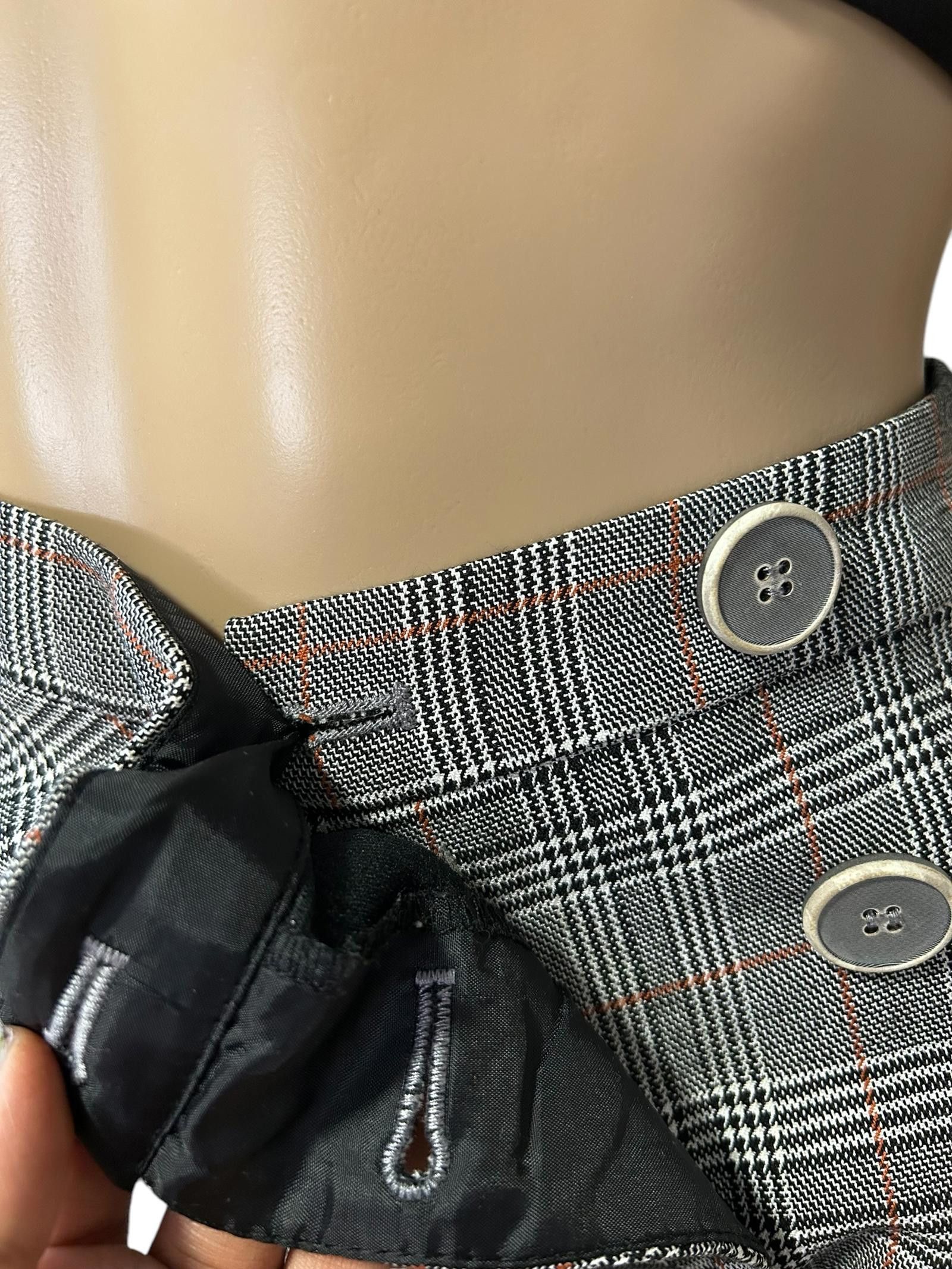 Designer Chic Grey Plaid Wrap Skirt with Buttons Size 26" / US 2 / IT 38 - 6 Thumbnail