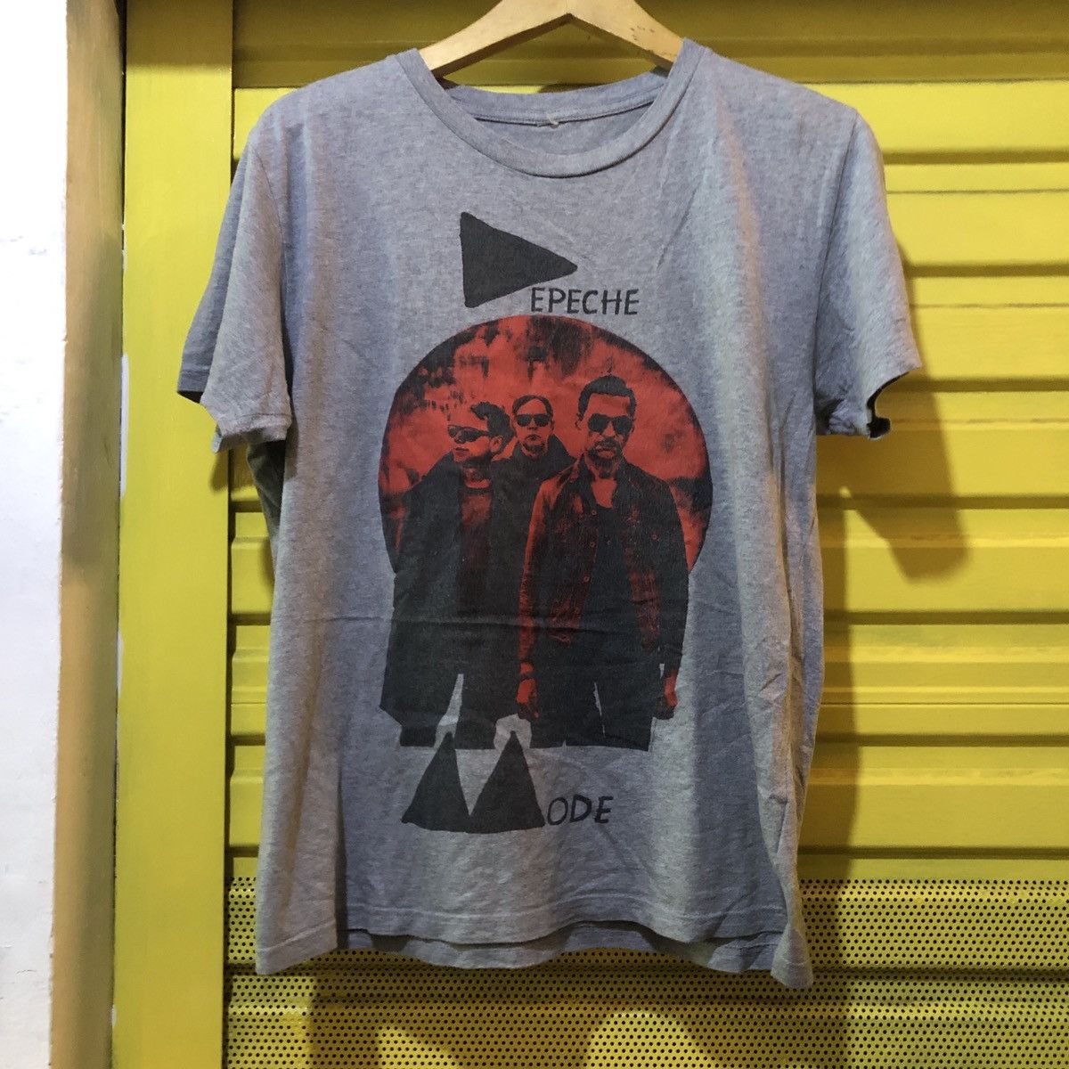 Band Tees Depeche Mode tour tee Size US M / EU 48-50 / 2 - 1 Thumbnail