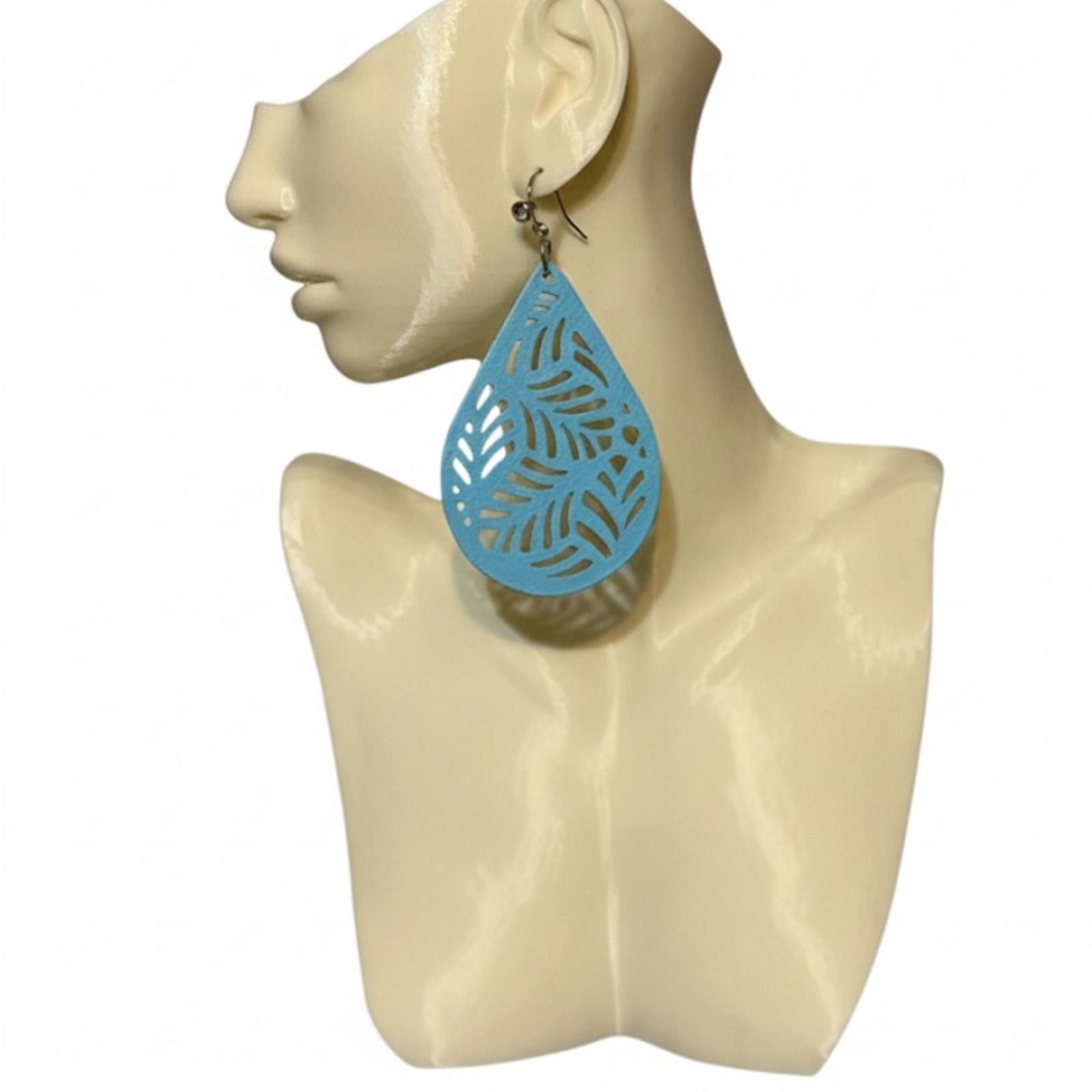 The Unbranded Brand Blue Teardrop Cutout Leaf Pattern Earrings Size ONE SIZE - 1 Thumbnail