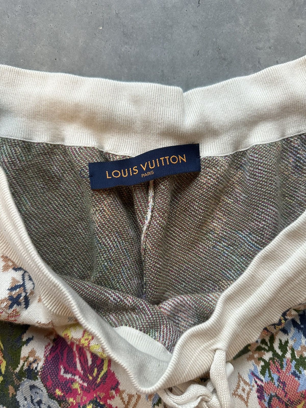 Louis Vuitton Louis vuitton beige multicolor floral monogram shorts Size US 38 / EU 54 - 2 Thumbnail