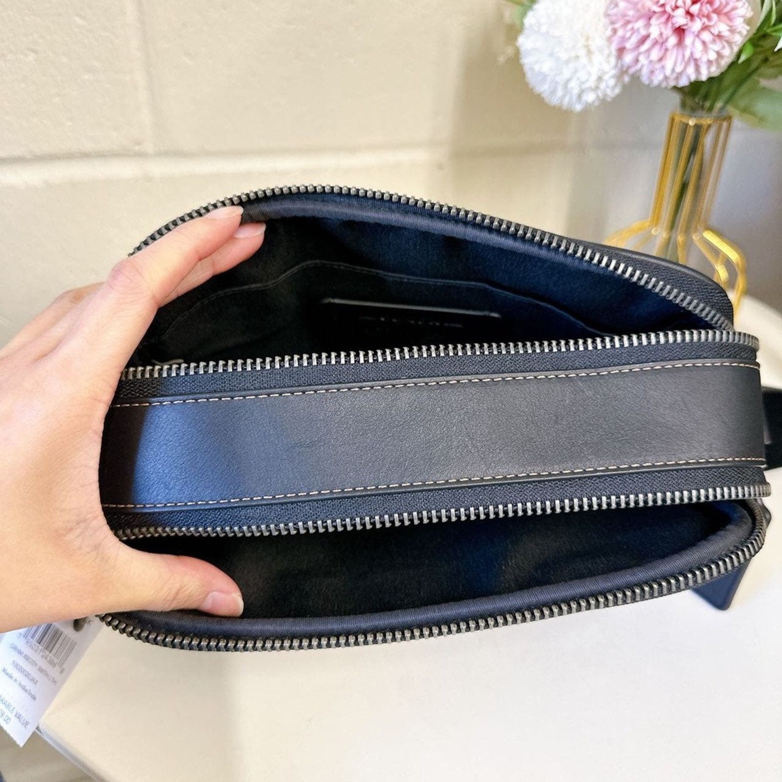 Coach COACH C4148 Men's Graham Crossbody In Leather Black Size ONE SIZE - 5 Thumbnail