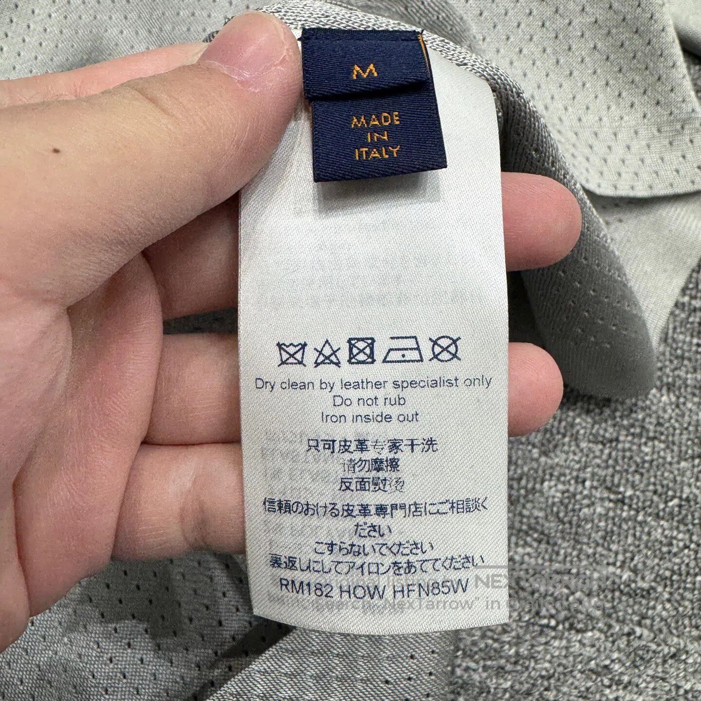 Louis Vuitton Louis Vuitton Snake-print lettered ice hockey short-sleeve Size US M / EU 48-50 / 2 - 6 Thumbnail