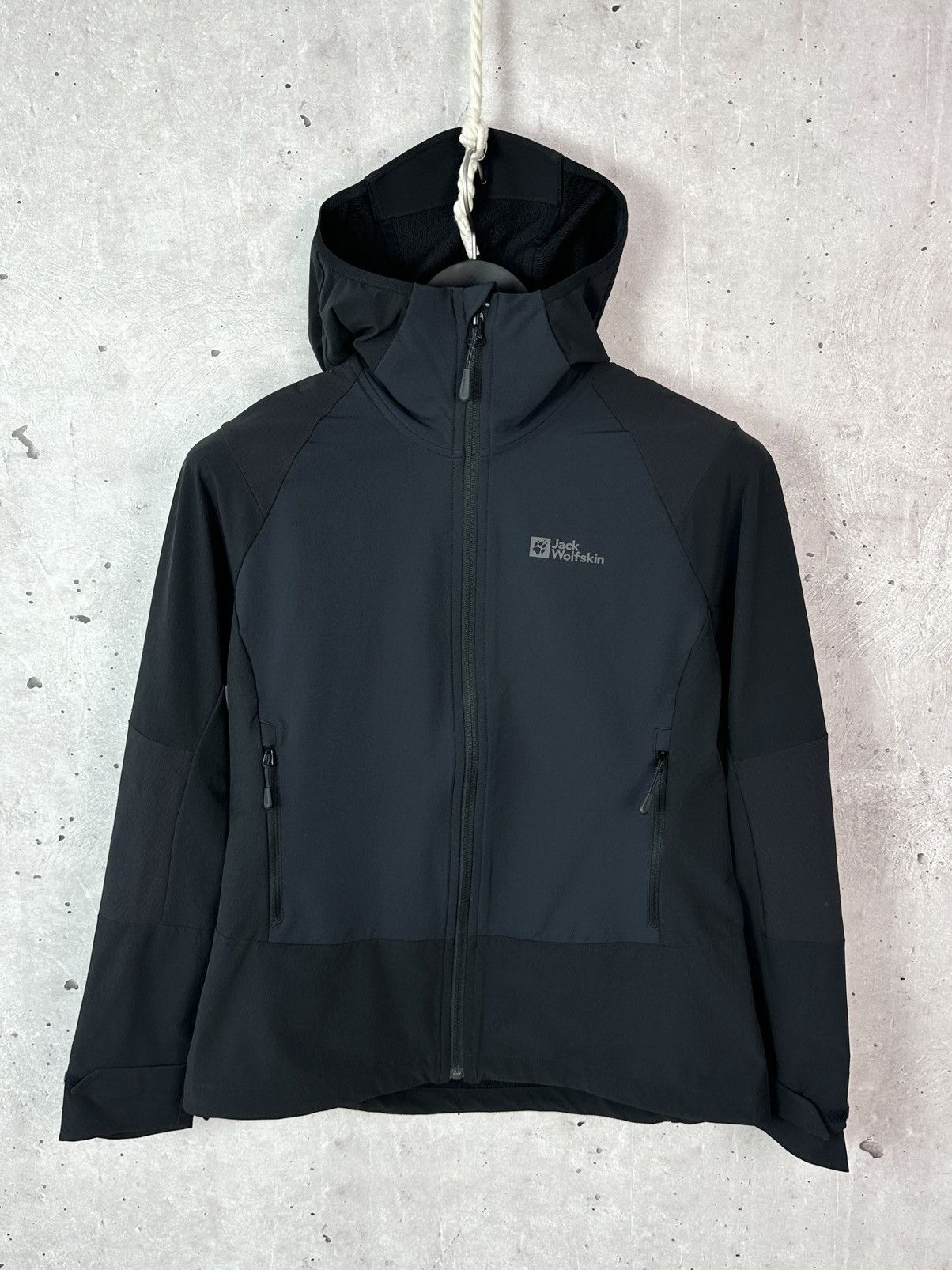Jack Wolfskin Jack Wolfskin Black Women’s Long Sleeve Soft Shell Jacket Size S / US 4 / IT 40 - 1 Thumbnail