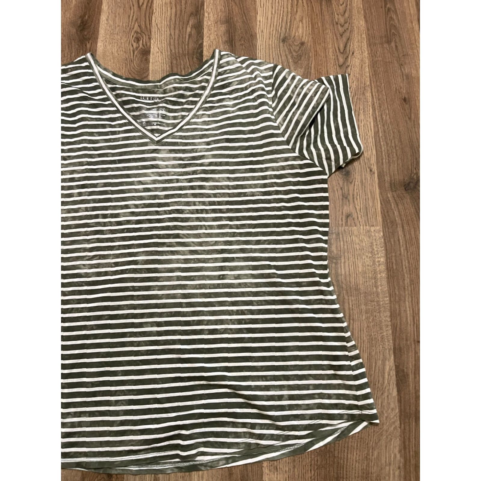 Vintage Terra & Sky Shirt Women's Plus Size 2X Green White Striped V-neck Short Sleeve Pullover Casual Modern Basic T-Shirt Womens Size XXL / US 16-18 / IT 52-54 - 4 Thumbnail
