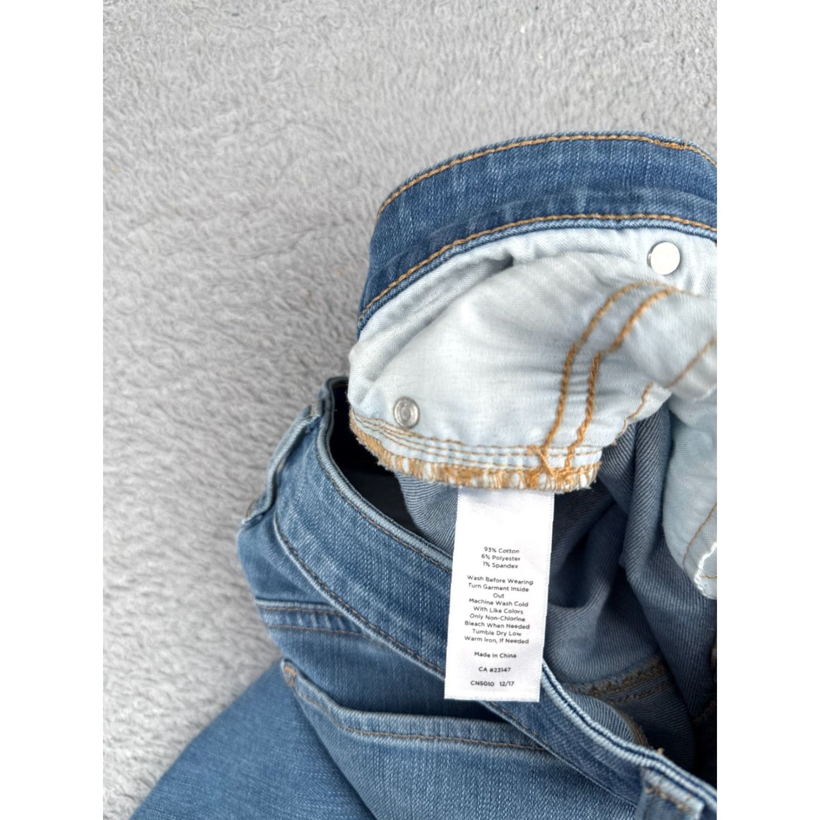 Talbots Talbots Jeans Women 8 Capris Denim Mid Rise Blue Cotton Blend 30x18 5-Pocket Design Womens Size 30" / US 8 / IT 44 - 7 Thumbnail
