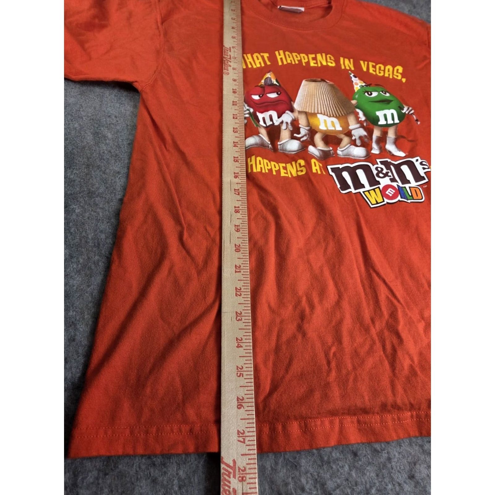 Vintage VINTAGE LAS VEGAS M&M's WORLD WHAT HAPPENS IN VEGAS T-Shirt Men M Orange Logo Graphic Print Candy 90s Mens Size US M / EU 48-50 / 2 - 5 Thumbnail