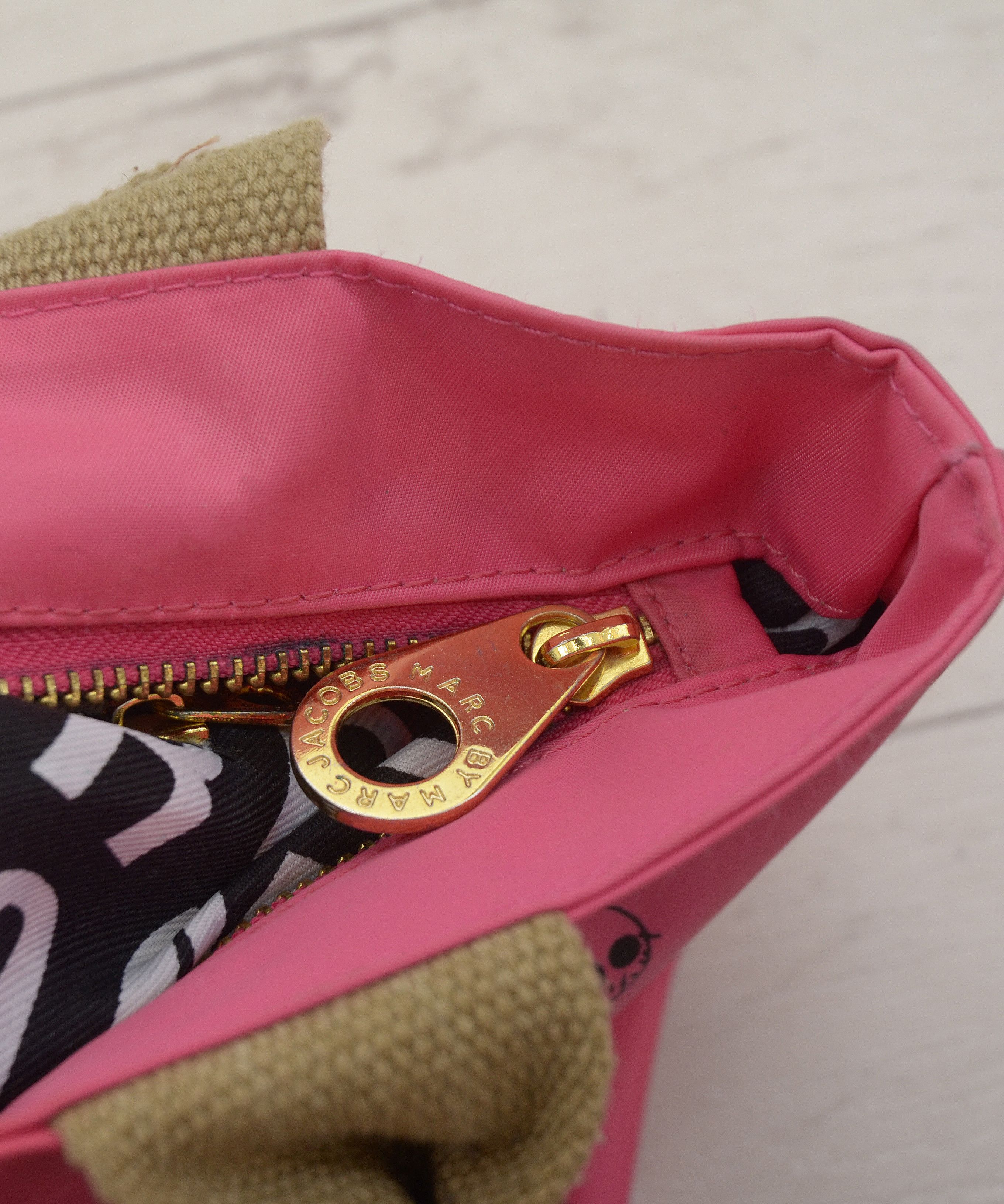 Marc Jacobs × Marc by Marc Jacobs Marc By Marc Jacobs Tote Bag MJ Miss Marc Pirate Pink Size ONE SIZE - 11 Thumbnail