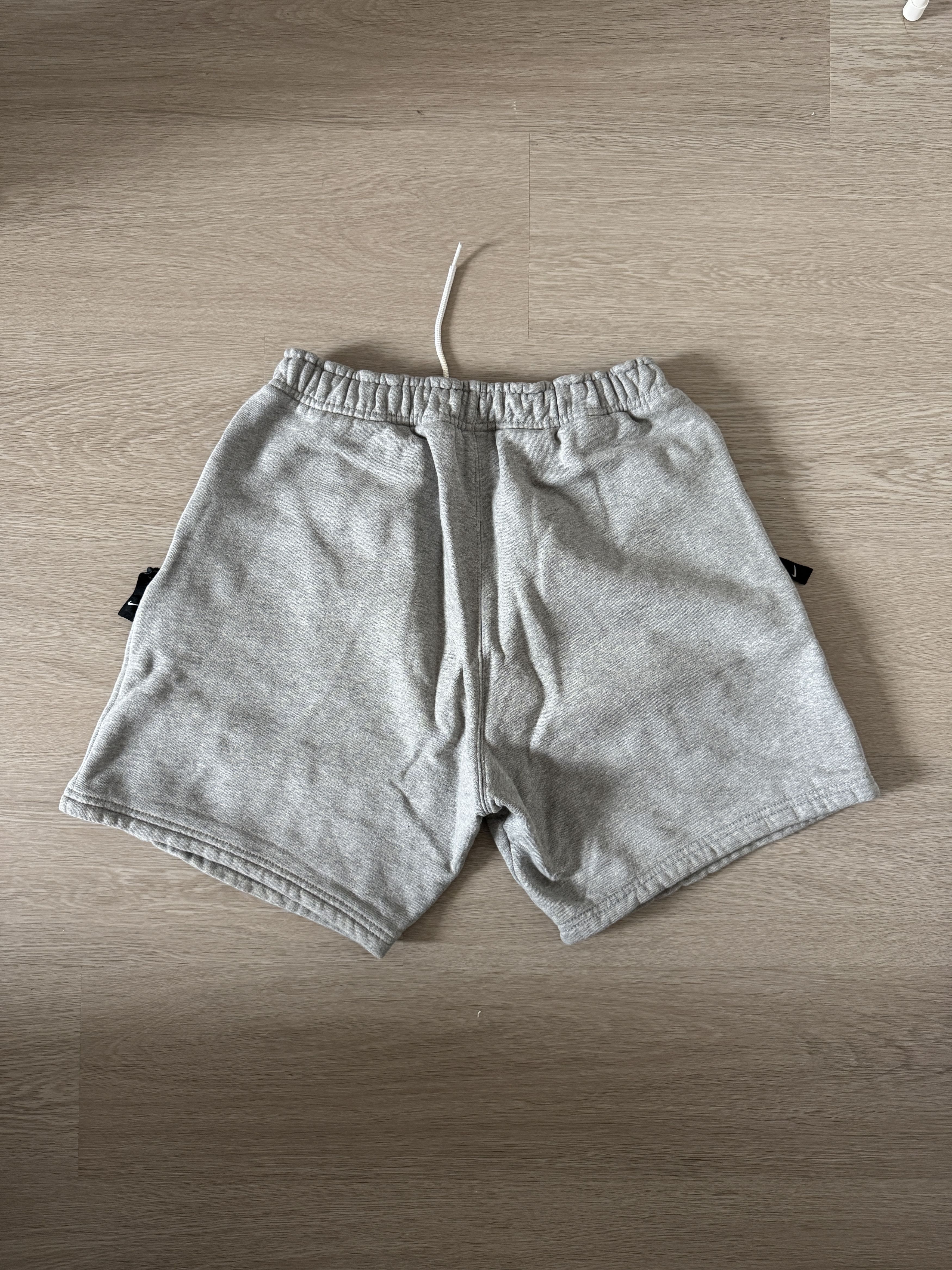 Nike Nike Solo Swoosh Fleece Shorts Size US 32 / EU 48 - 3 Thumbnail