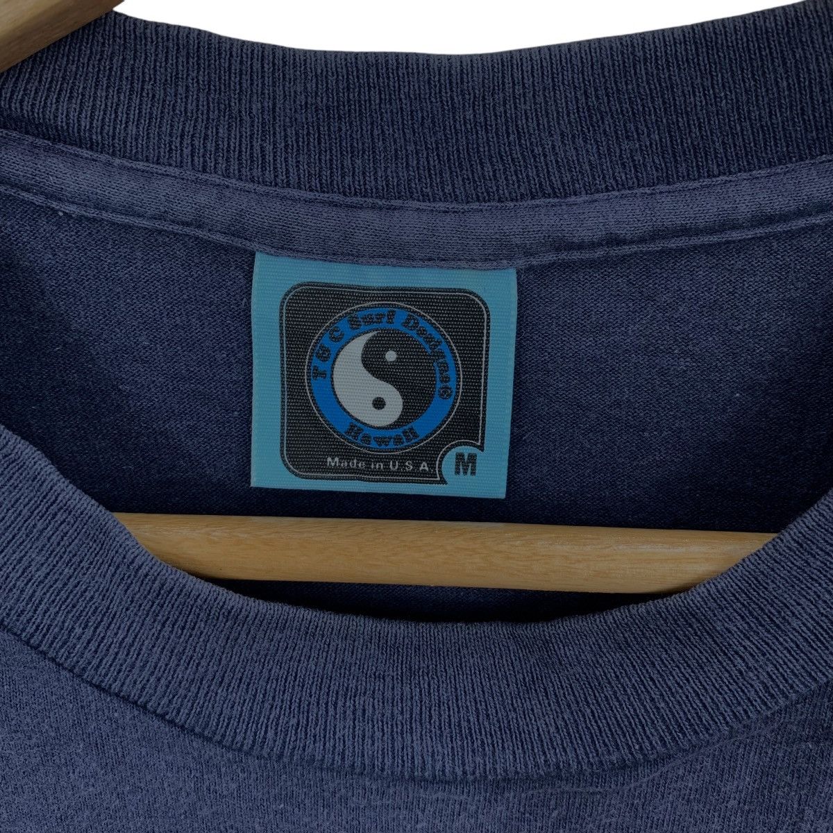 Vintage Vintage 90’ T&C SURF DESIGNS Hawaii Ying Yang Tee Shirt Size US M / EU 48-50 / 2 - 3 Thumbnail