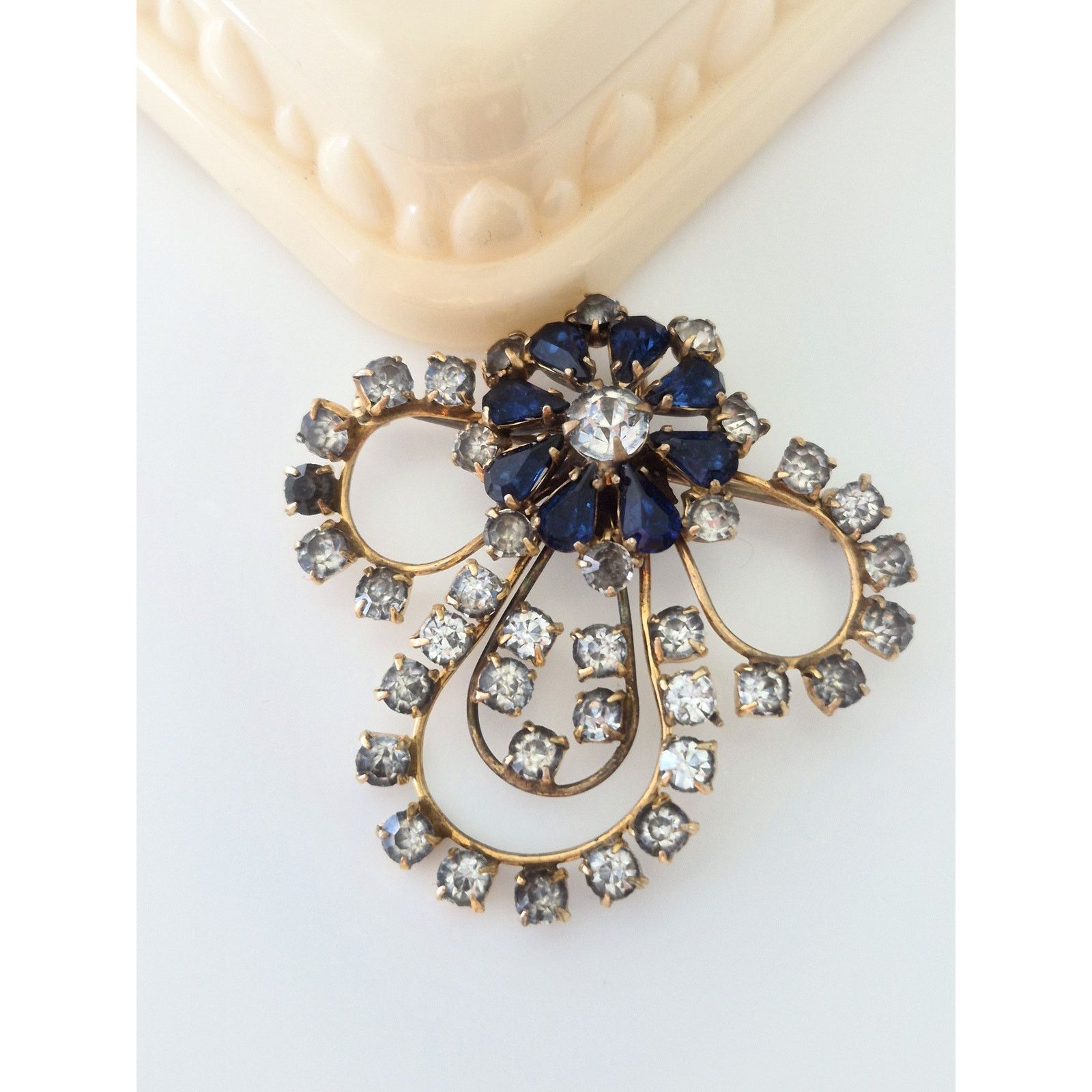Other Vintage 1940s Blue and Clear Rhinestone Brooch Size ONE SIZE - 1 Thumbnail