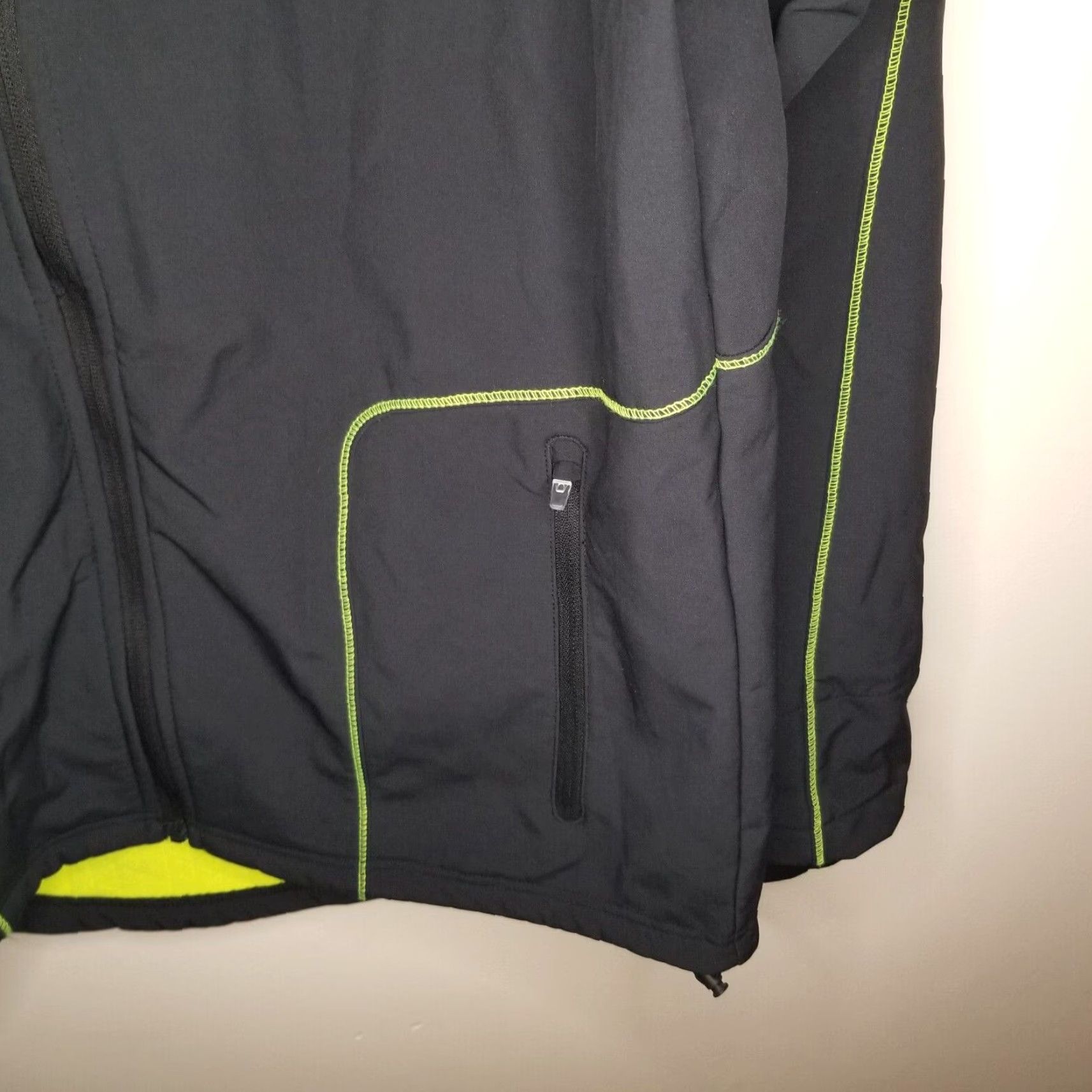 Asics ASICS Mens Jacket L Full Zip Black Yellow Size US L / EU 52-54 / 3 - 2 Thumbnail