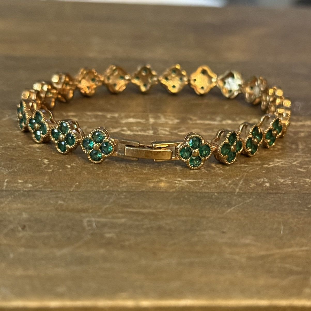 Other Gold tone emerald clovers tennis bracelet Size ONE SIZE - 3 Thumbnail
