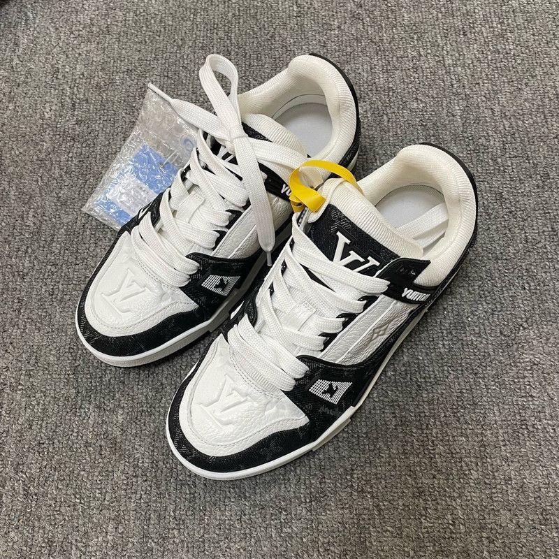 Louis Vuitton Louis Vuitton Black and White Casual Trainers 0079 Size US 4 / IT 34 - 1 Thumbnail