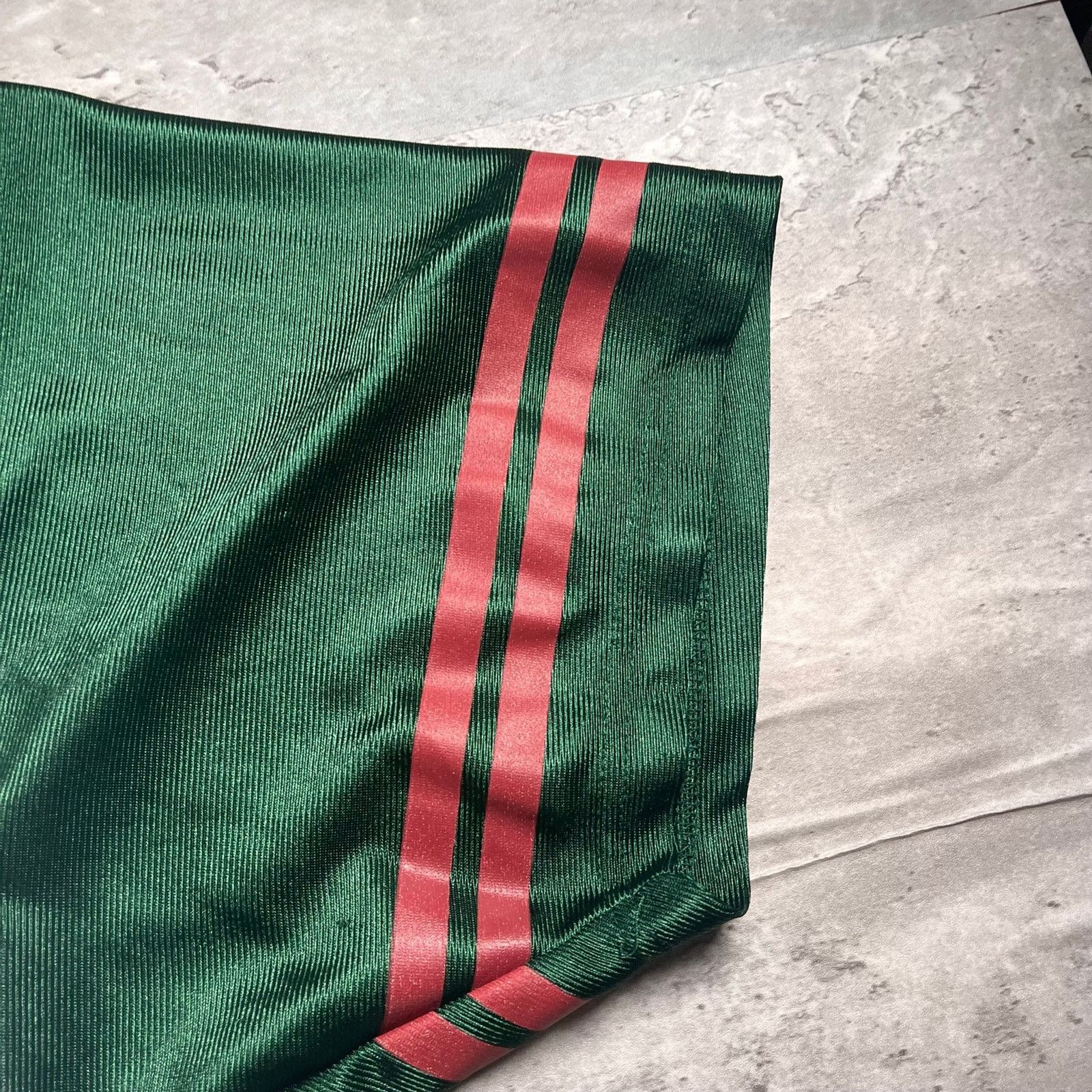 NHL Vintage hockey jersey Size US XL / EU 56 / 4 - 5 Thumbnail