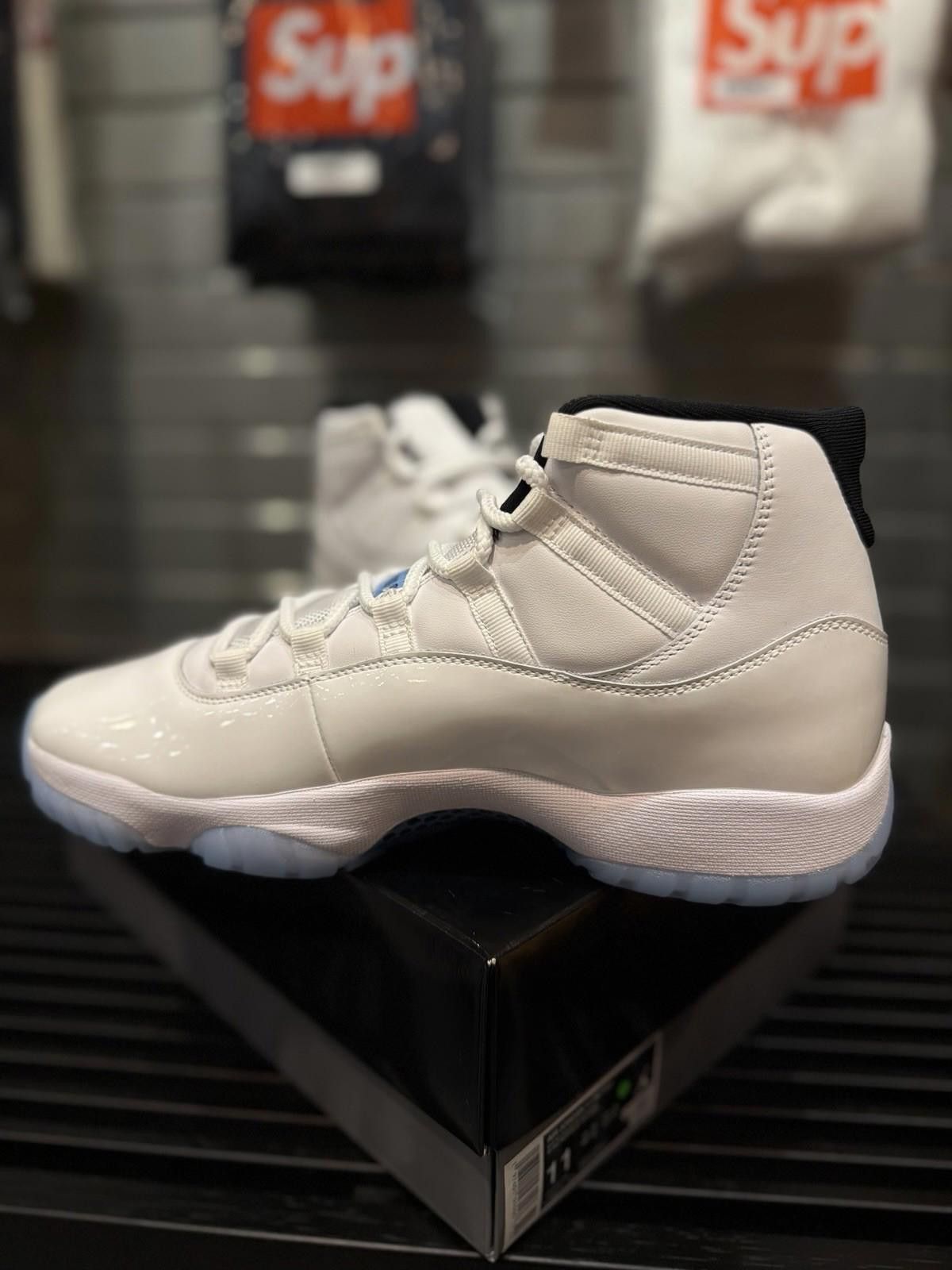 Jordan Brand Size 11 - Men Air Jordan 11 Retro 2024 Legend Blue Columbia Size US 11 / EU 44 - 9 Thumbnail
