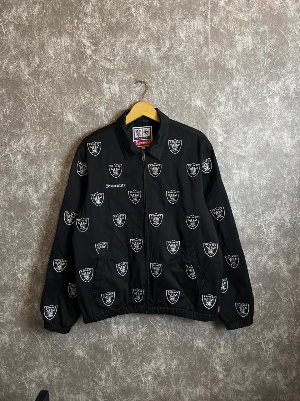 47 Brand × NFL × Supreme Supreme SS19 x NFL x Raiders x 47 Embroidered Jacket Size US M / EU 48-50 / 2 - 1 Thumbnail