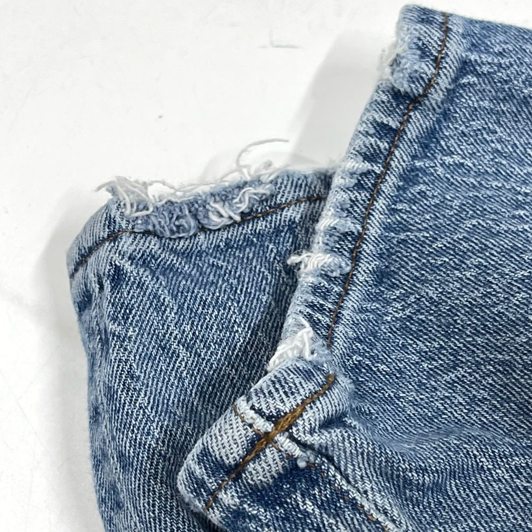 Madewell VINTAGE Madewell Jeans Womens 24 Blue Denim Classic Straight Leg Cotton Blend FlAW Size 42" / US 20 - 7 Thumbnail