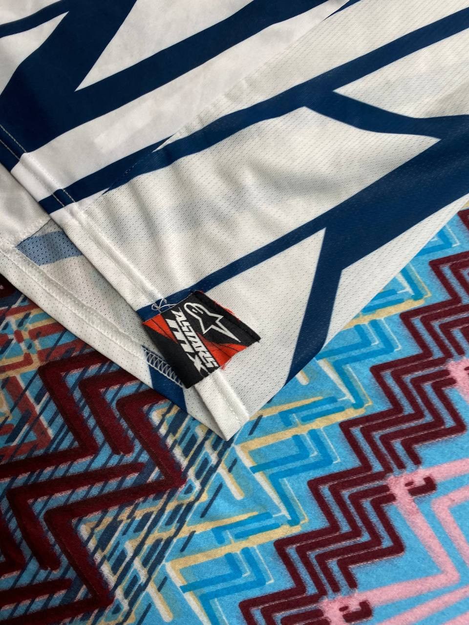 Alpinestars Vintage Alpinestars Big Center Logo Longsleeve Tee T-Shirt Size US XL / EU 56 / 4 - 13 Thumbnail