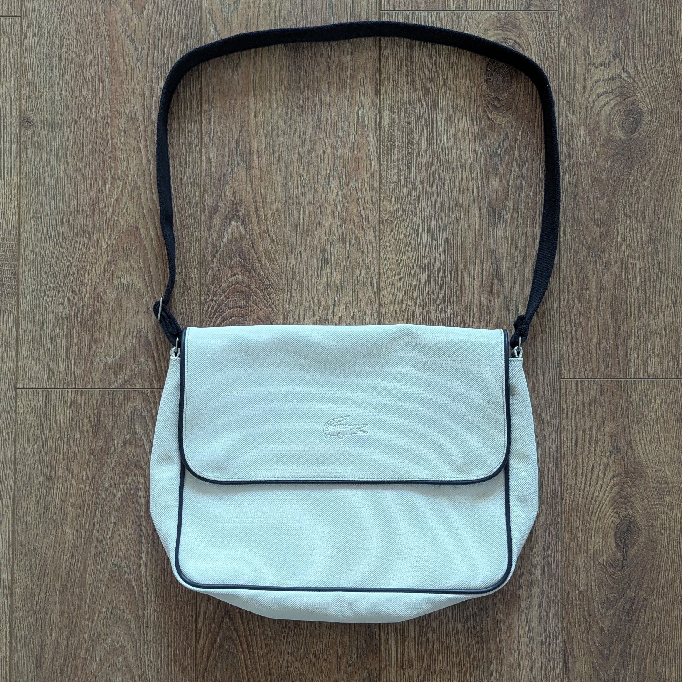 Lacoste Pvc Messenger Unisex Bag Sports Luxury Accessoires in White, Men's
