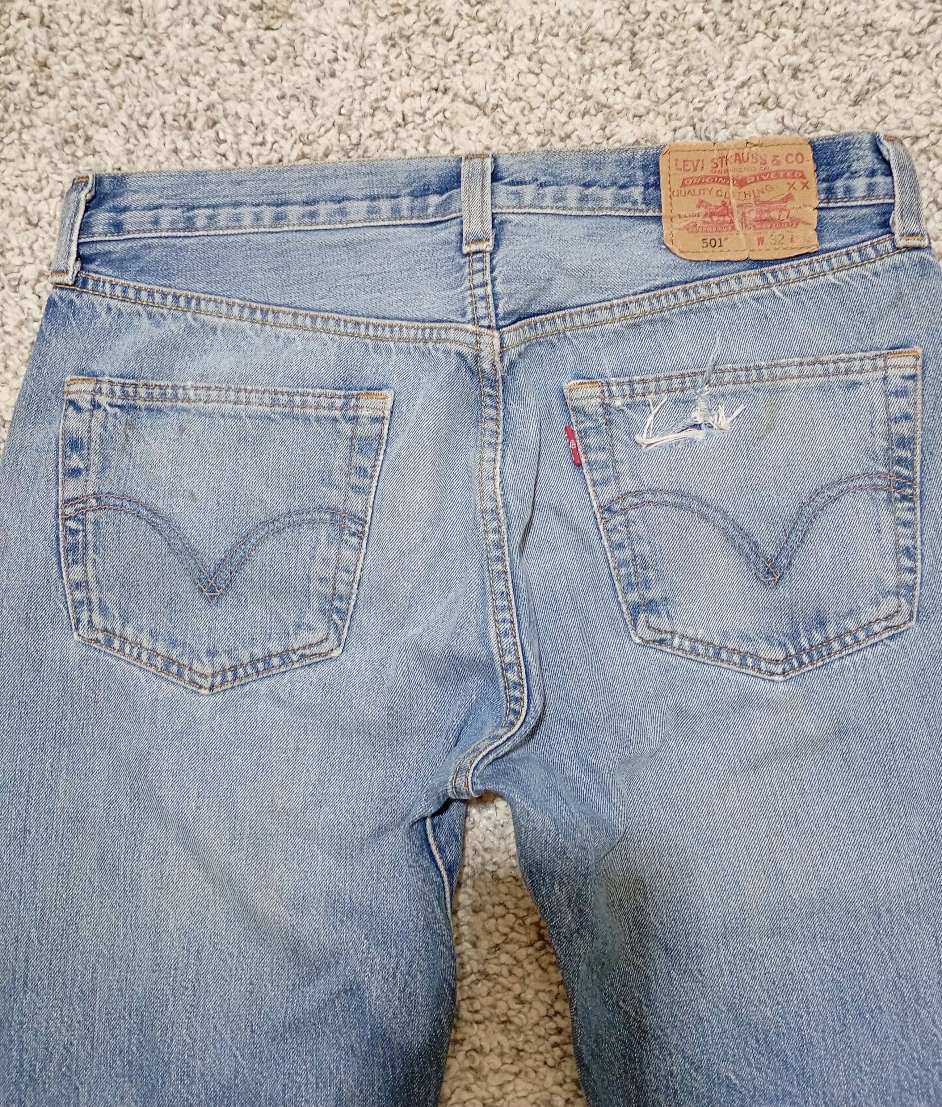 Levi's Vintage Levis 501 Bleu Wash Distressed Jeans Size US 32 / EU 48 - 4 Thumbnail